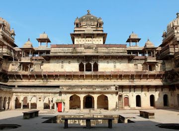 india/gwalior/attraction/jahangir-mahal-gwalior-fort