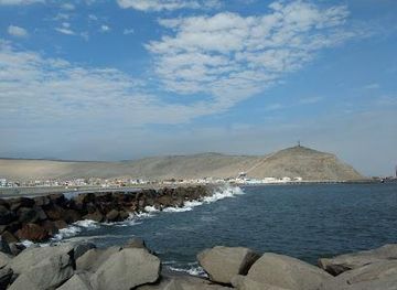 peru/trujillo/attraction/playa-salaverry