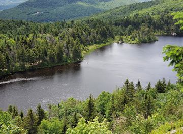 new-hampshire/dartmouth-lake-sunapee/attraction/lake-solitude