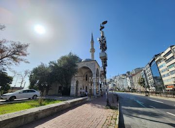 turkiye/istanbul/taksim/attraction/mother-and-baby-statue