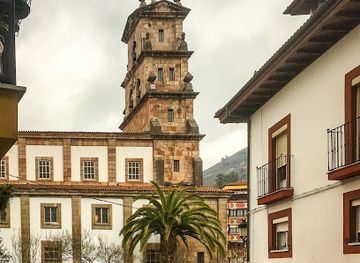 spain/asturias/attraction/aula-del-reino-de-asturias