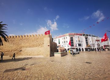 tunisia/sousse/port-el-kantaoui/attraction/monument-des-martyrs