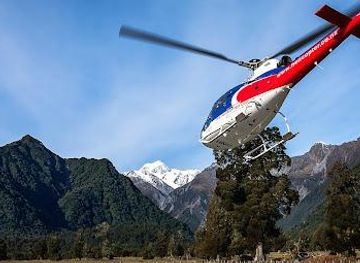new-zealand/mount-cook-national-park/attraction/the-helicopter-line-fox-glacier