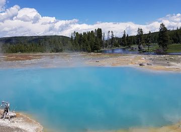 montana/eastern-montana/attraction/biscuit-basin