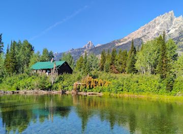 wyoming/bridger-teton-national-forest/attraction/jenny-lake-visitor-center