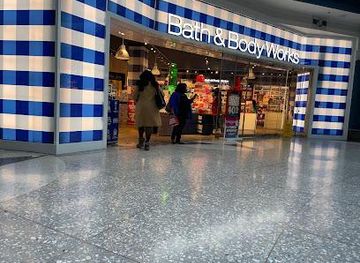 delaware/brandywine-creek-state-park/attraction/the-shops-at-liberty-place