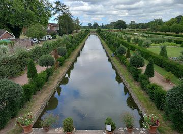 united-kingdom/gloucestershire/attraction/national-trust-westbury-court-garden