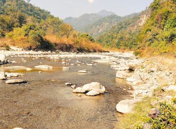 bhutan/pemagatshel/attraction/daragaon-picnic-spot