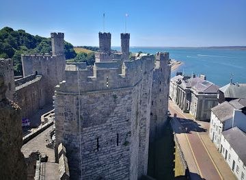 united-kingdom/caernarfonshire/attraction/caernarfon-castle-walls