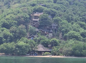 indonesia/labuan-bajo/attraction/waecicu-beach