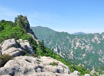 south-korea/seoraksan-national-park/attraction/towangseong-falls