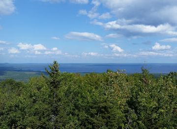 maine/maine-lakes-and-mountains/attraction/douglas-mountain