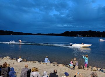 wisconsin/northwoods/attraction/min-aqua-bats-water-ski-show
