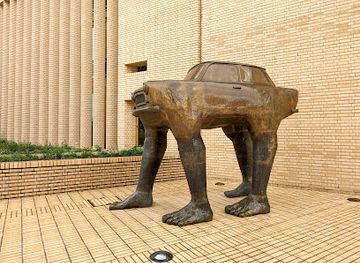 liechtenstein/vaduz-nature-park/attraction/walking-car-sculpture