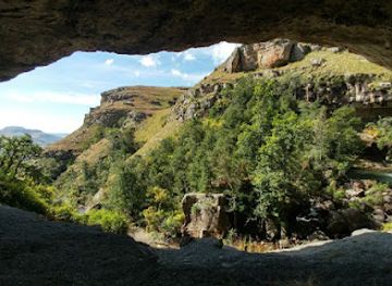 south-africa/drakensberg/attraction/aasvoelkrans-cave