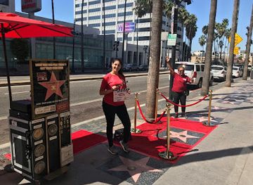 california/los-angeles/attraction/the-walk-of-fun-hollywood