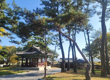 south-korea/gyeongju/attraction/tomb-of-king-muyeol-of-silla