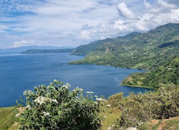 indonesia/lake-toba/attraction/tugu-toga-aritonang
