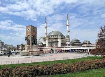 turkiye/istanbul/attraction/taksim-square