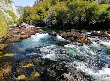 bosnia-and-herzegovina/una-national-park/attraction/unac-tunnel