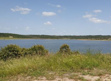 portugal/beira-alta/attraction/albufeira-da-barragem-do-pego-do-altar