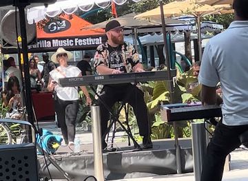 florida/tampa/channelside/attraction/water-street