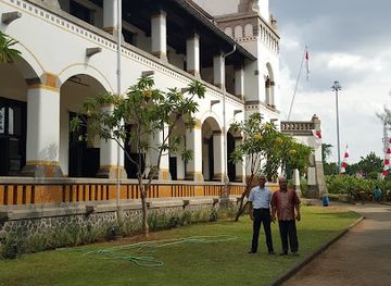 indonesia/semarang/old-town-semarang/attraction/tugu-muda-semarang