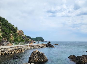 south-korea/gangneung-coastal-areas/attraction/heonhwaro-haean-doro