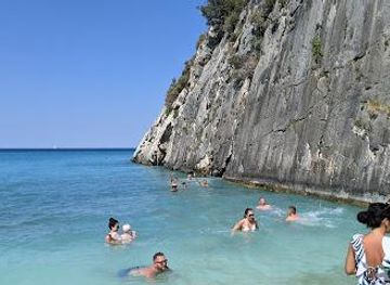 greece/zakynthos/attraction/xigia-sulfur-beach