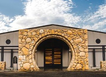 california/pismo-beach/attraction/sextant-wines