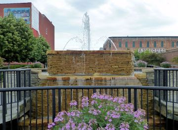 michigan/bay-city/attraction/third-street-waterfall-park