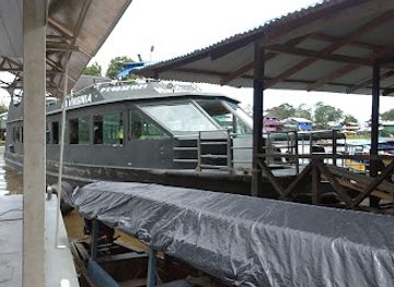 colombia/leticia/attraction/asta-bandera-malecon-leticia