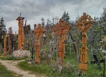 lithuania/suvalkija/attraction/hill-of-crosses