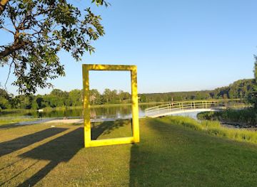 estonia/võru/attraction/ng-kollane-aken-rouge