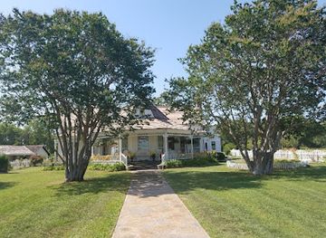 oklahoma/chickasaw-country/attraction/chickasaw-white-house