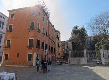 italy/venice-lido/attraction/il-terrazzo-di-hercule-poirot