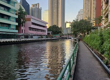 thailand/bangkok/ekkamai/attraction/zainal-walkway