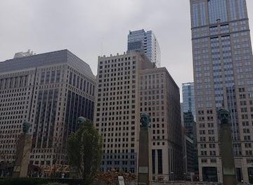 illinois/naperville/attraction/the-merchandise-mart