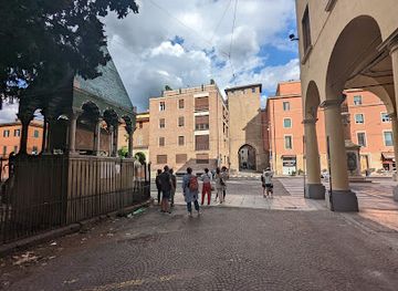 italy/bologna/attraction/tombe-dei-glossatori