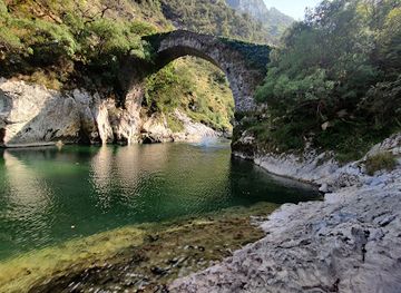 spain/picos-de-europa/attraction/puente-la-vidre