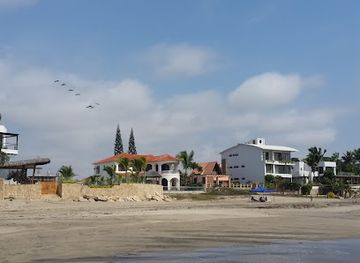 ecuador/santa-elena-region/attraction/playa-de-punta-blanca