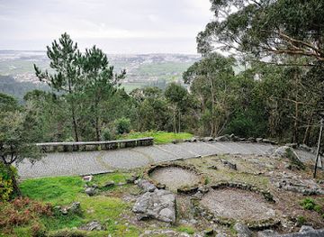 portugal/beira-alta/attraction/castro-de-sao-lourenco
