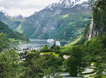 norway/geirangerfjord/attraction/flabrua