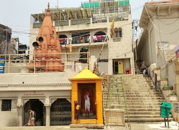 india/varanasi/dashashwamedh-ghat/attraction/prayag-ghat