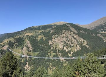 andorra/sant-julia-de-loria/attraction/pont-tibeta-parada-d-autobus-de-canillo