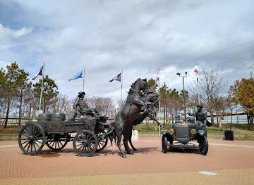 oklahoma/tulsa-metropolitan-area/attraction/cyrus-avery-centennial-plaza