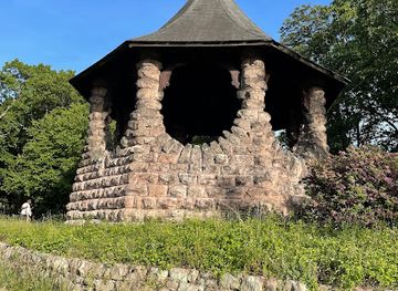 pennsylvania/reading/attraction/witches-hat