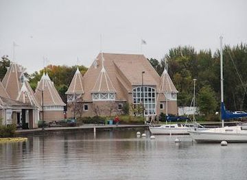 minnesota/minneapolis/attraction/lake-harriet-bandshell-park