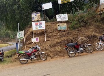 uganda/bwindi-impenetrable-national-park/attraction/kagorogoro-junction-stage-owamuhedi