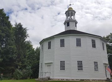 vermont/green-mountains/attraction/the-old-round-church